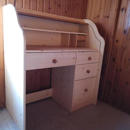 Compact bureau met veel opbergvakken. Breedte 105 cm, Huis en Inrichting, Bureaus, Ophalen