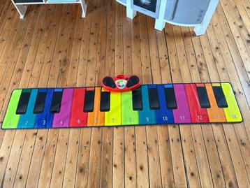 Piano dans mat  beschikbaar voor biedingen