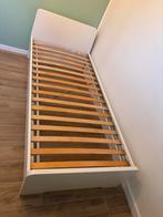 Bedframe met lattenbodem 90x200, Ophalen, Zo goed als nieuw