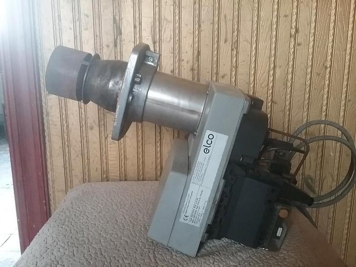 Brander met olieketel, Doe-het-zelf en Bouw, Verwarming en Radiatoren, Gebruikt, Ophalen