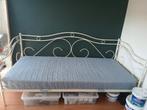 Metalen witte slaapbank/bed 90cm met nieuwe matras, Ophalen, Zo goed als nieuw