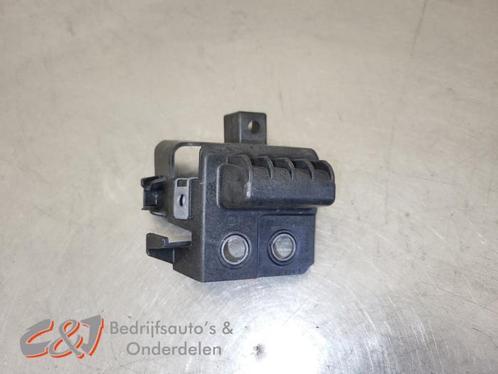 Frontdeel steun van een Renault Trafic, Auto-onderdelen, Carrosserie, Renault, Gebruikt, 3 maanden garantie, Ophalen of Verzenden