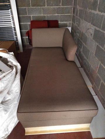 Chaise Longue, zetel beschikbaar voor biedingen