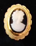 Broche camée noire vintage avec dame blanche, bordure dorée., Bijoux, Sacs & Beauté, Bijoux anciens, Broche, Enlèvement