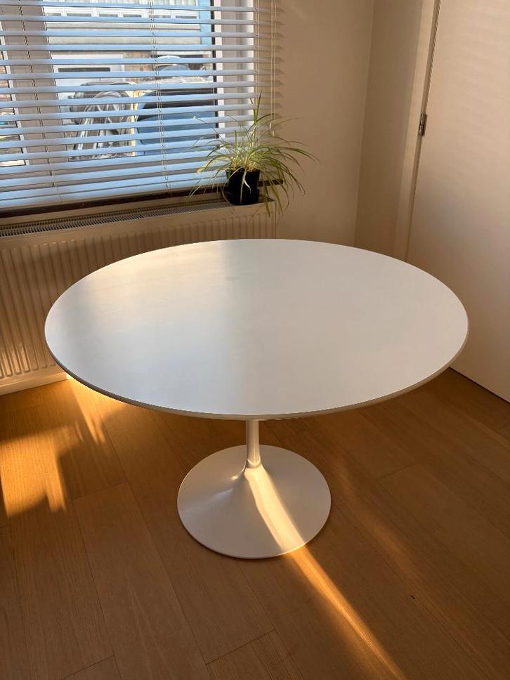 Knoll Saarinen Tulip table - Ø107 cm – wit, Huis en Inrichting, Tafels | Eettafels, Gebruikt, 100 tot 150 cm, Vier personen, Rond