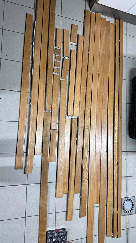 Massief eikenhouten plinten — 30 m — gelakt — alleen kavel, Doe-het-zelf en Bouw, Plinten en Afwerking, Zo goed als nieuw, Plinten