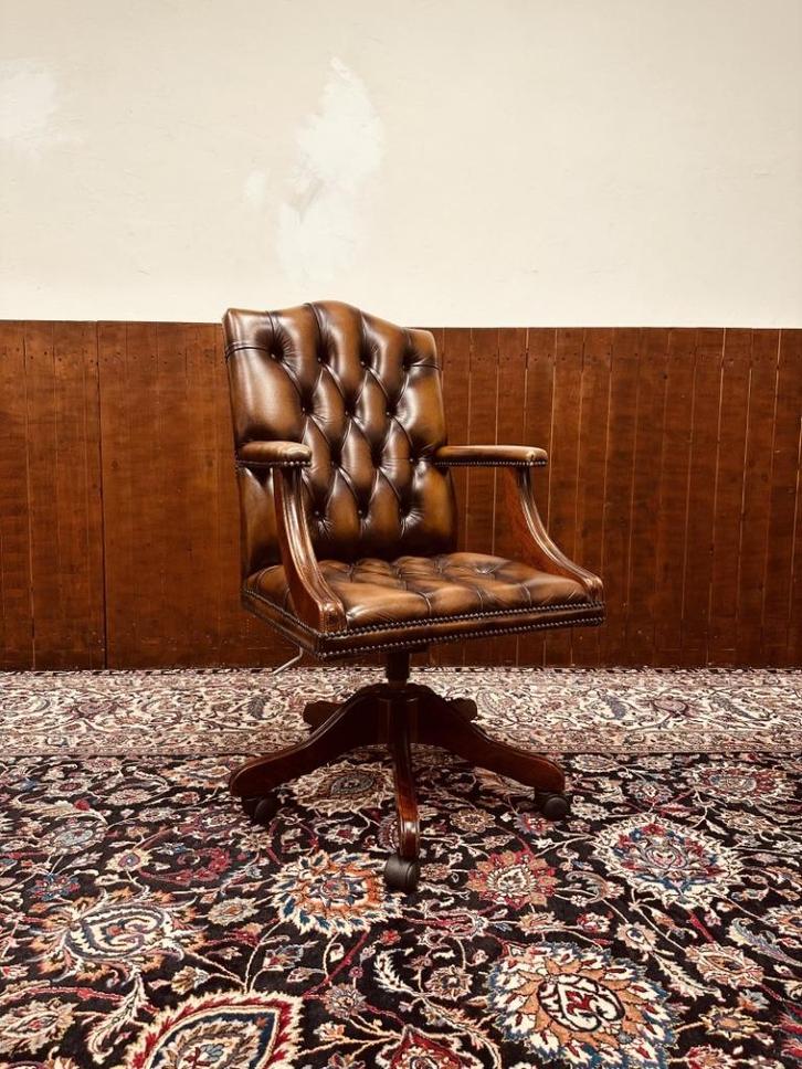Klassiek Engels Chesterfield Bureaustoel, Antiek en Kunst, Antiek | Kantoor en Zakelijk, Ophalen of Verzenden