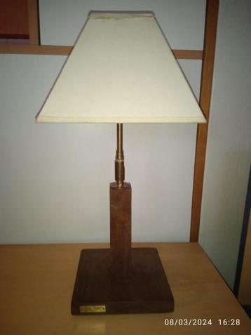 Hind Rabii wandlamp design gemaakt in België