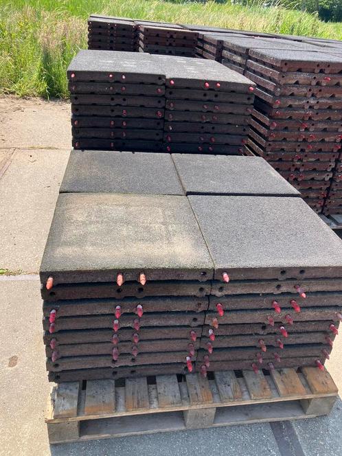 170 vochtdoorlatende rubberen stalmatten 50x50x6cm, Dieren en Toebehoren, Stalling en Weidegang