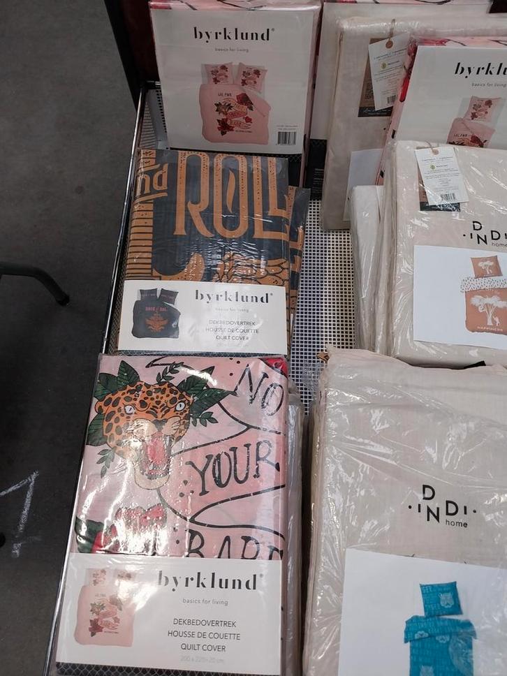 Partij dekbedovertrek Partij dekbedovertrekken, Huis en Inrichting, Woonaccessoires | Krantenbakken en Lectuurbakken, Ophalen