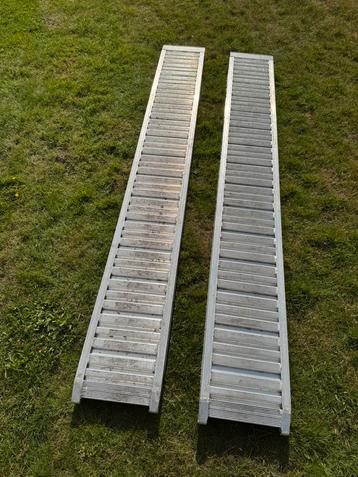 Aluminium oprijplaten 250cm max 1500kg per plaat beschikbaar voor biedingen