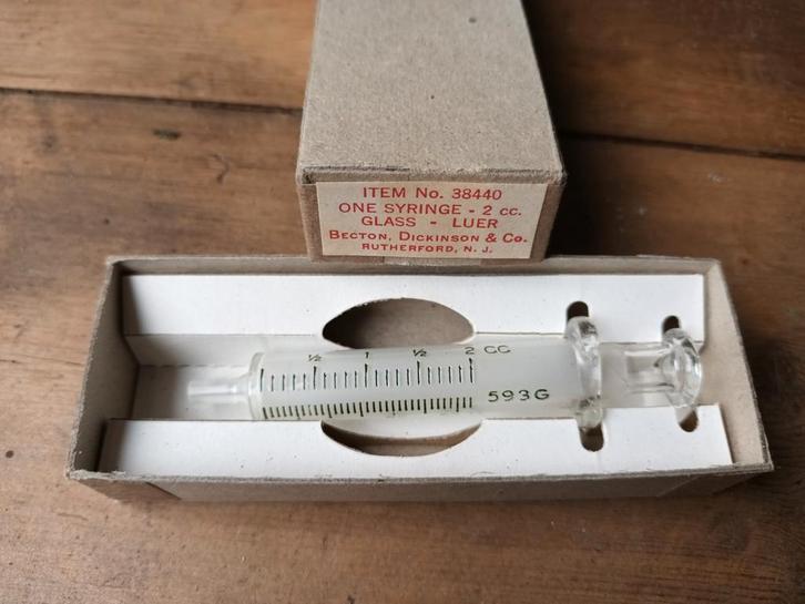 Seringue 2cc US MD Numéro d'article : 38440, Collections, Objets militaires | Seconde Guerre mondiale, Armée de terre, Enlèvement ou Envoi