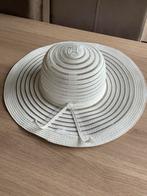 2 zomerhoeden - zonnehoeden, F&F, Comme neuf, One size fits all, Chapeau