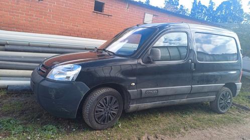 Citroen Berlingo 2008, 1.6hdi, 211.000 km, Autos, Camionnettes & Utilitaires, Particulier, Radio, Attache-remorque, Enlèvement