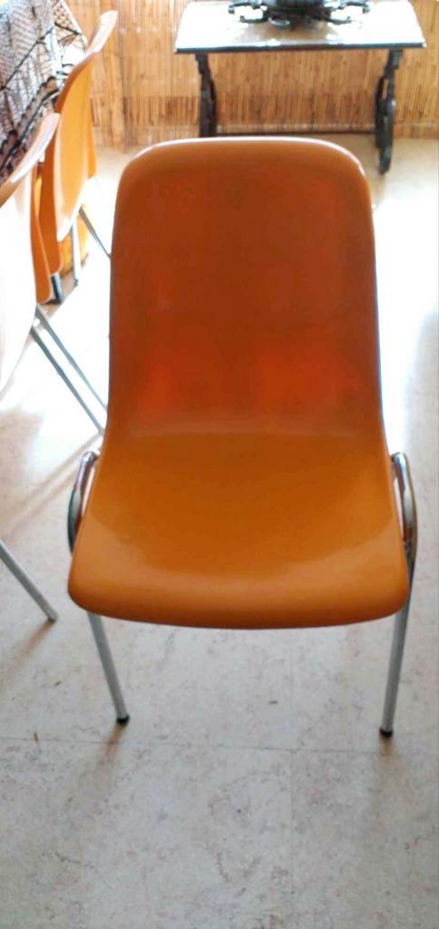 Vintage 4 chaises orange clair ou lot de 6, 8 ou 12, Maison & Meubles, Chaises, Utilisé, Cinq, Six Chaises ou plus, Autres matériaux