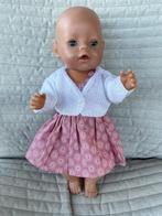 318. Babyborn: Nieuw roos jurkje met wit gilletje, Ophalen of Verzenden, Nieuw, Babypop