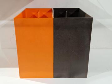 Spage age Boa Inter platenrek LP's , boek , krant , bruin beschikbaar voor biedingen