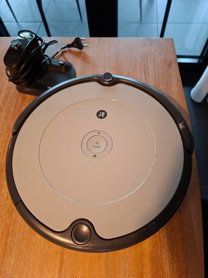Irobot Roomba 698 Robotstofzuiger met WiFi verbinding, Elektronische apparatuur, Stofzuigers, Zo goed als nieuw, Stofzuiger, Reservoir