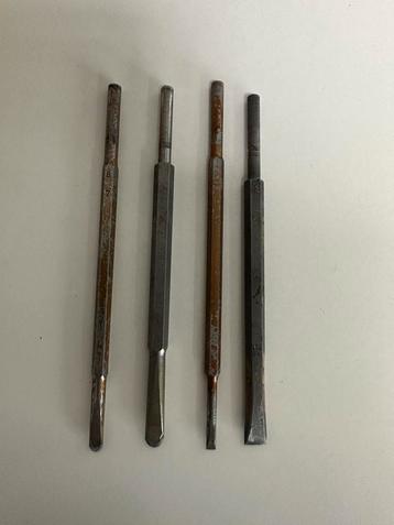 4 hardstaal beitels voor pneumatische hamer ,schacht 7,5 mm beschikbaar voor biedingen