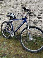 Vélo + casque neuf, Fietsen en Brommers, Fietsaccessoires | Fietshelmen, Ophalen, Gebruikt, Heer