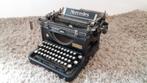 Machine à écrire ancienne Mercedes, Enlèvement