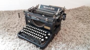 Machine à écrire ancienne Mercedes