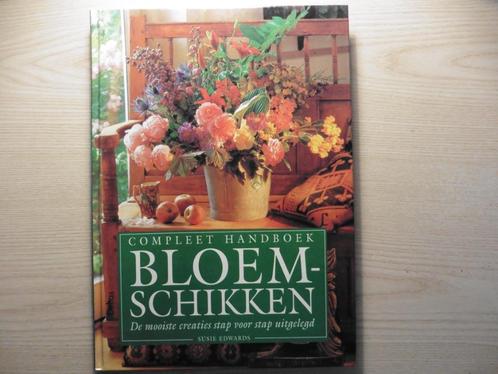 Boek ‘Compleet handboek bloemschikken’., Boeken, Hobby en Vrije tijd, Zo goed als nieuw, Ophalen of Verzenden