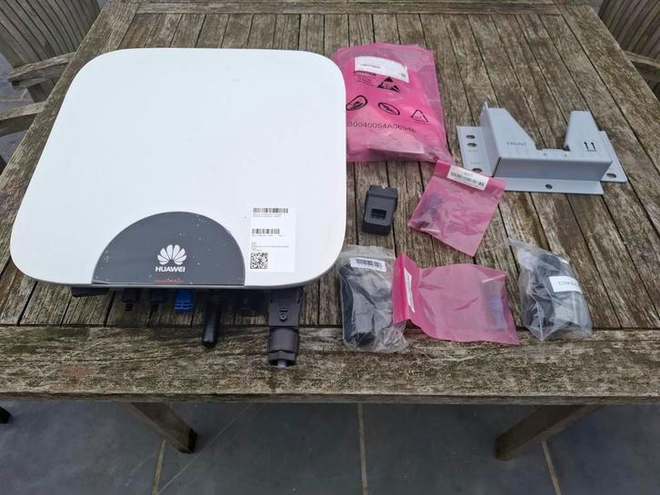 Omvormer Huawei sun 2000L 3.68k, Doe-het-zelf en Bouw, Alarmsystemen, Ophalen