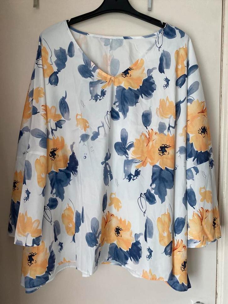Blouse met grote bloemen - Grote maten, Kleding | Dames, Grote Maten, Nieuw, Blouse of Tuniek, Ophalen of Verzenden