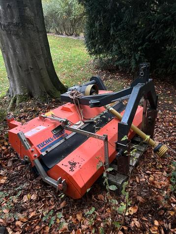 Minitractor veegborstel beschikbaar voor biedingen