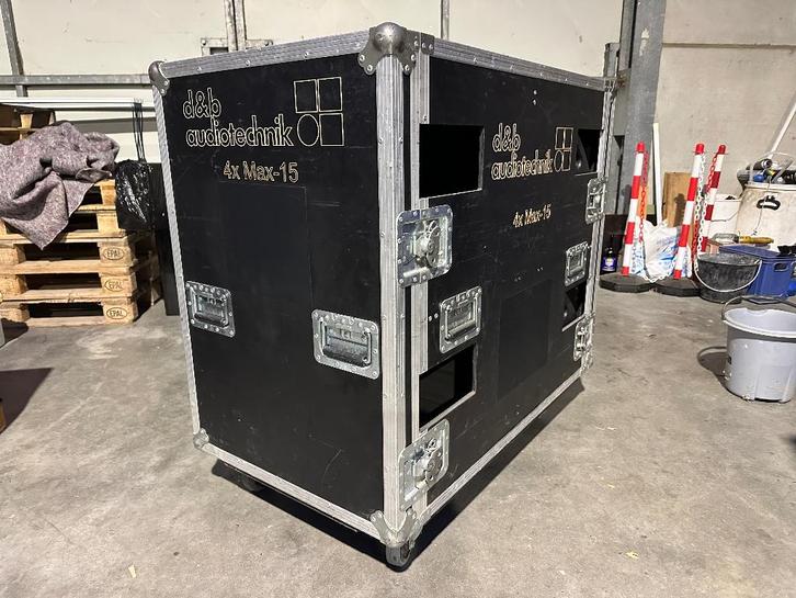 Lot de 2 flightcases pour 4 D&B Max15, Muziek en Instrumenten, Behuizingen en Koffers, Gebruikt, Overige instrumenten, Flightcase