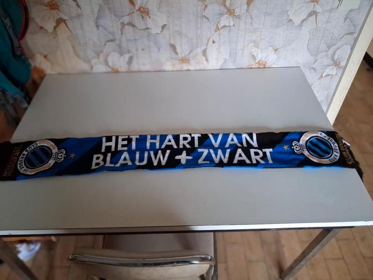 Club brugge sjaal en hart voor blauw en zwart, Audio, Tv en Foto, Professionele apparaten, Zo goed als nieuw, Ophalen of Verzenden