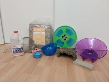 Diverse benodigdheden en kooi knaagdier Hamster Gerbil etc beschikbaar voor biedingen