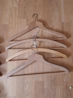 4 houten kleerhangers aan €1/stuk, ook apart te koop, Ophalen of Verzenden, Hout, Volwassenen