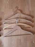 4 houten kleerhangers aan €1/stuk, ook apart te koop, Vêtements | Femmes, Cintres, Enlèvement ou Envoi, Bois, Adultes