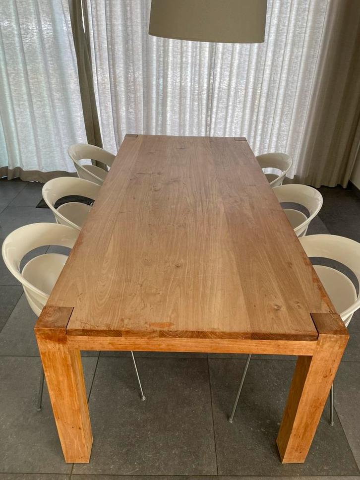 Eettafel teak  + 6 witte kuipstoelen PVC, Huis en Inrichting, Complete eetkamers, Gebruikt, 6 tot 8 stoelen, Ophalen