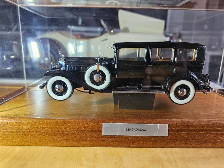 1:24 Franklin Mint 1930 Cadillac Al Capone in mooie vitrine, Hobby en Vrije tijd, Modelauto's | 1:24, Ophalen of Verzenden