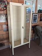 Armoire de pharmacie des années 1930, Enlèvement