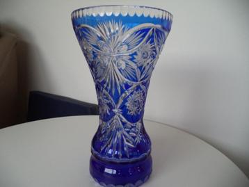 Vase en cristal au plomb bleu