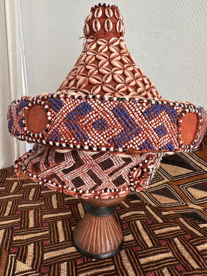 Kuba Koninklijk hoofddeksel privé collectie Matadi 1950, Antiek en Kunst, Kunst | Niet-Westerse kunst, Verzenden