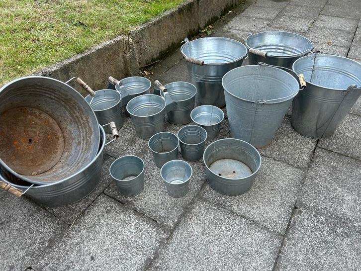 collection of flowerpots in zinc, Tuin en Terras, Bloempotten, Gebruikt, Metaal, Balkon, Tuin, Minder dan 40 cm, Minder dan 25 cm