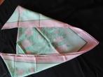 2 foulards etole  NEUF  vert et fleurs roses 69 cm carré Poi, Vêtements | Femmes, Bonnets, Écharpes & Gants, Sans marque, Enlèvement ou Envoi