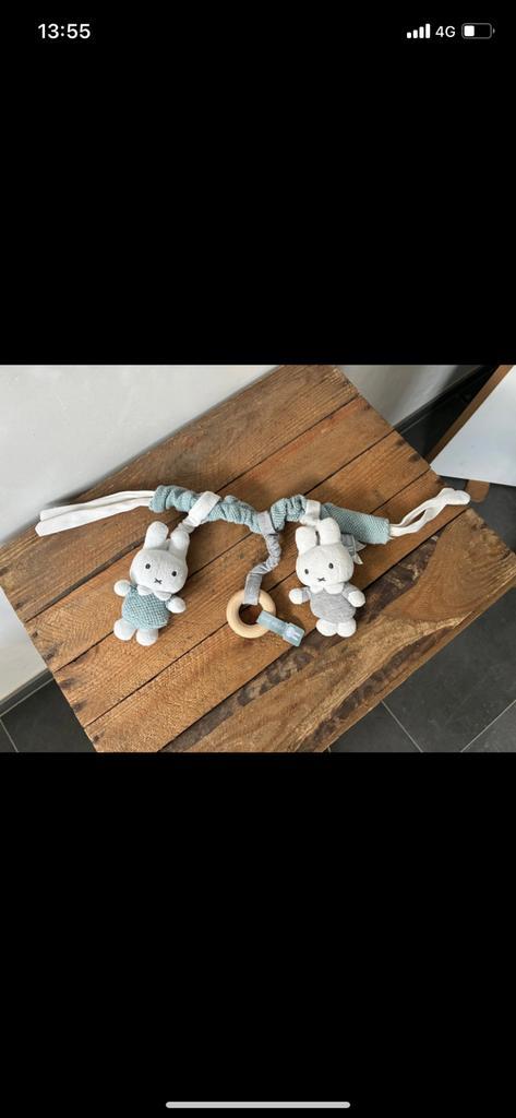 Pendentif Miffy Maxi Close, Enfants & Bébés, Jouets | Peluches, Comme neuf, Lapin, Enlèvement ou Envoi