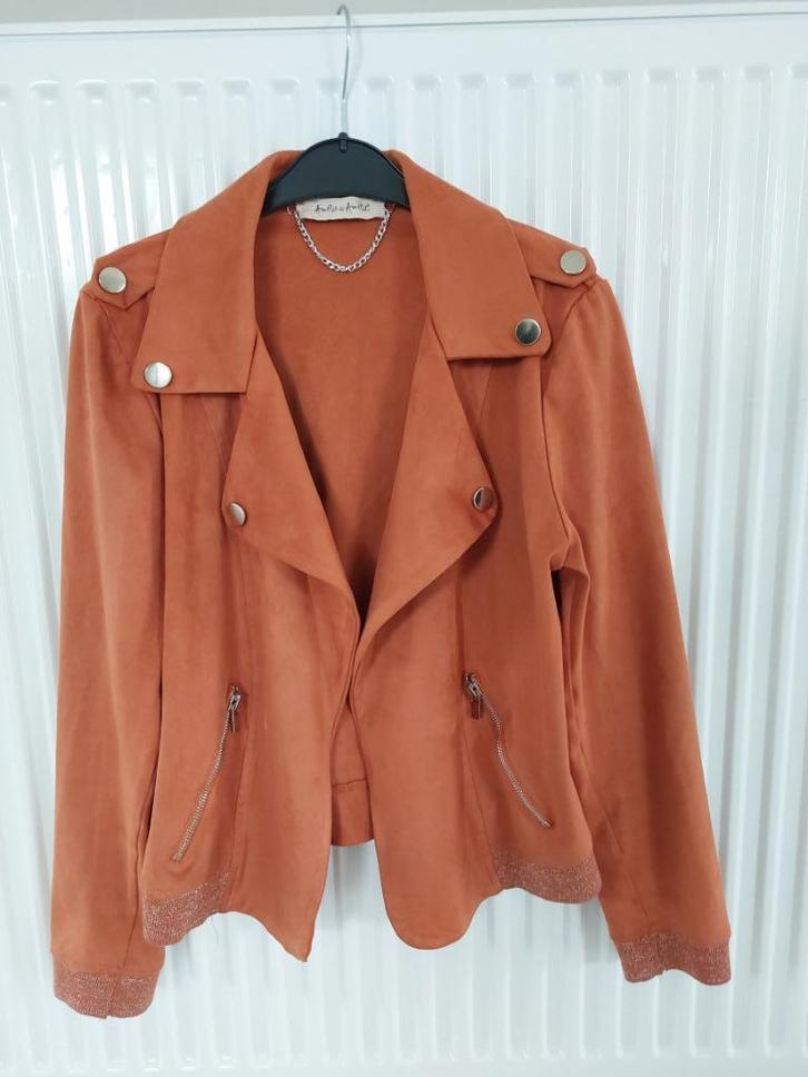 Amélie Amélie jasje, Kleding | Dames, Jasjes, Kostuums en Pakken, Zo goed als nieuw, Jasje, Maat 38/40 (M), Bruin, Ophalen