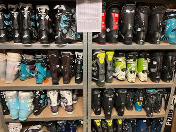 Large gamme de chaussures de ski d'occasion 