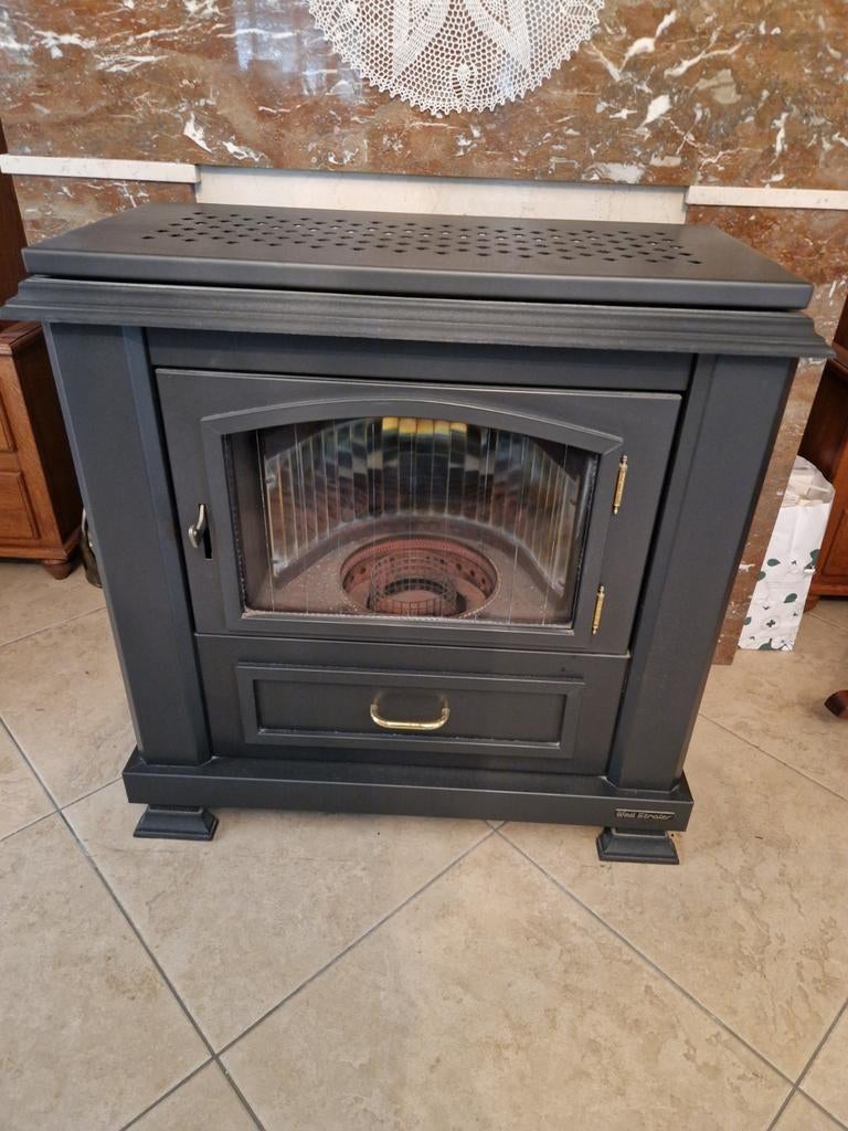 Well Straler mazout kachel, Huis en Inrichting, Kachels, Ophalen