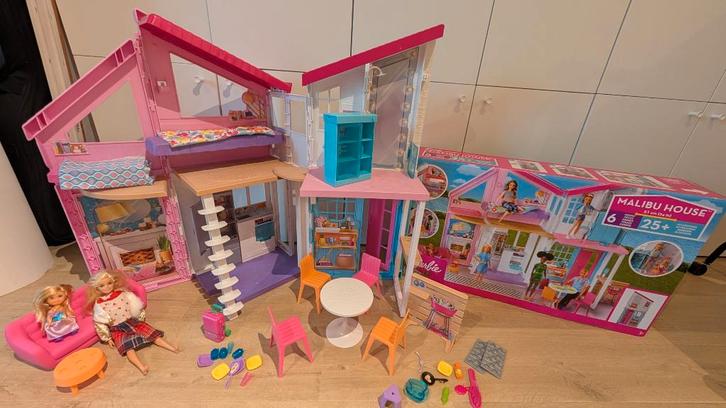 Barbie Collectie 40 poppen,Dreamcamper,Malibu & Magic house, Kinderen en Baby's, Speelgoed | Poppen, Zo goed als nieuw, Barbie