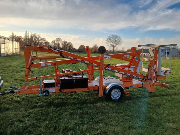 Nacelle traînée Thomas, 15 m, très bon état, Articles professionnels, Machines & Construction | Ascenseurs, Échafaudages & Échelles