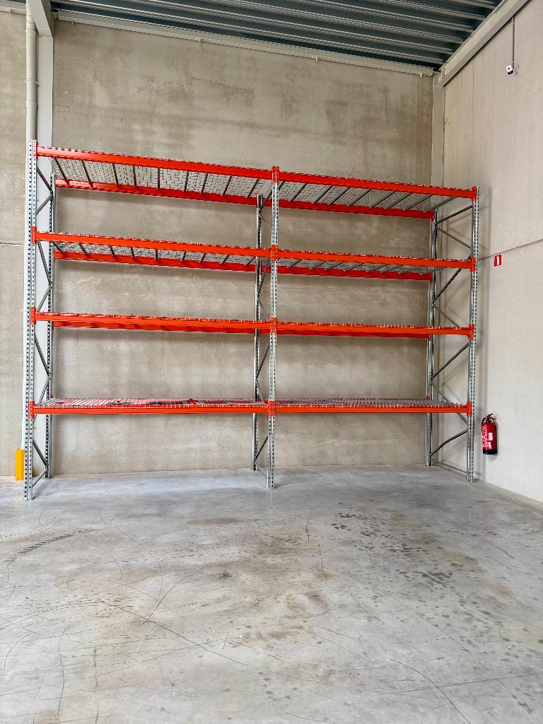 2 stuks pallet stellingen op te halen en demonteren te Ham, Ophalen