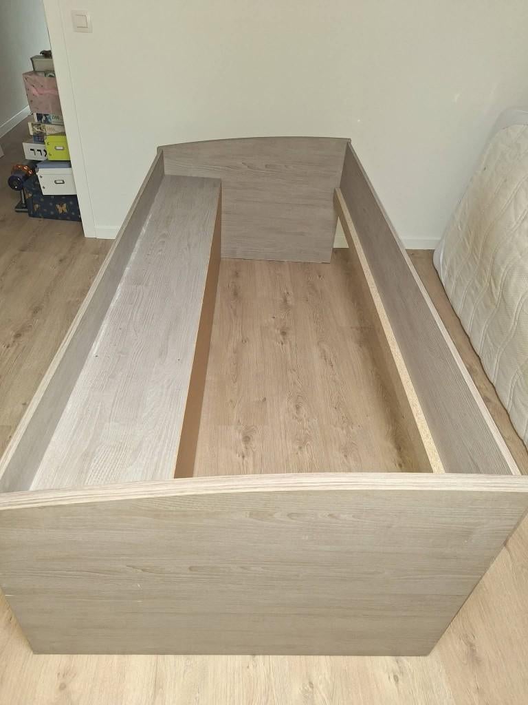 GRATIS eenpersoonsbed zonder lattenbodem, Huis en Inrichting, Slaapkamer | Bedden, Ophalen, Gebruikt, Hout
